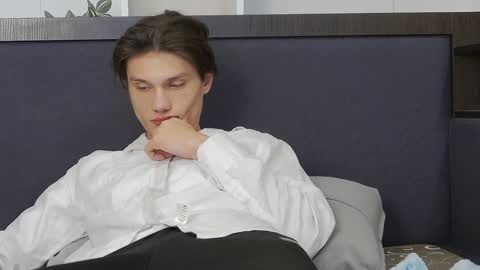 Snapshot of calvin_cay chatting on 01/04/25, 12:16 Calvin online show from 01/04/25, 12:16