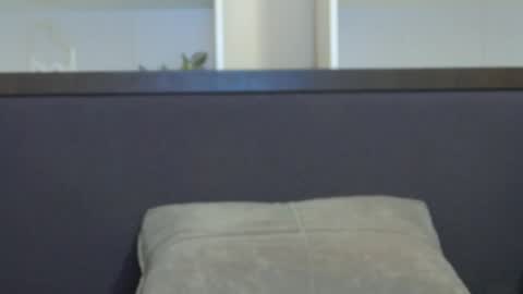 Snapshot of calvin_cay chatting on 01/05/25, 08:10 Calvin online show from 01/05/25, 08:10