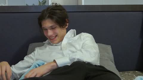 Snapshot of calvin_cay chatting on 01/05/25, 11:12 Calvin online show from 01/05/25, 11:12