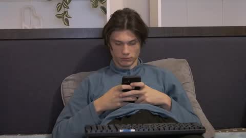 Snapshot of calvin_cay chatting on 01/12/25, 07:31 Calvin online show from 01/12/25, 07:31