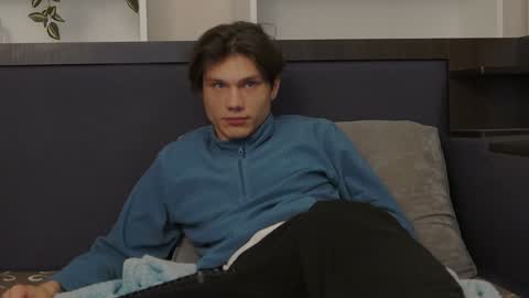 Snapshot of calvin_cay chatting on 01/15/25, 12:30 Calvin online show from 01/15/25, 12:30