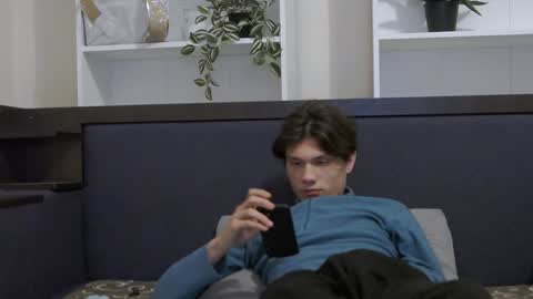 Snapshot of calvin_cay chatting on 01/18/25, 04:59 Calvin online show from 01/18/25, 04:59