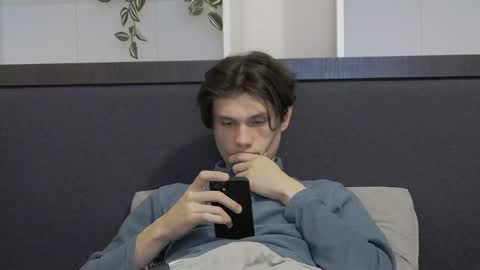 Snapshot of calvin_cay chatting on 01/26/25, 07:20 Calvin online show from 01/26/25, 07:20