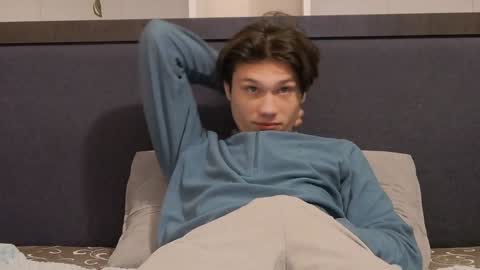 Snapshot of calvin_cay chatting on 01/27/25, 01:16 Calvin online show from 01/27/25, 01:16