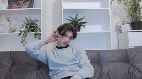 Snapshot of calvin_cay chatting on 01/31/25, 07:29 Calvin online show from 01/31/25, 07:29