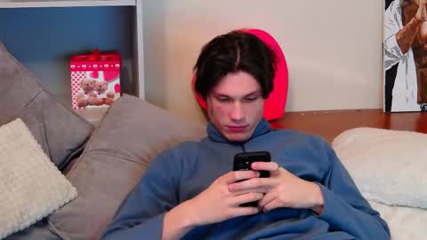 Snapshot of calvin_cay chatting on 02/11/25, 09:56 Calvin online show from 02/11/25, 09:56