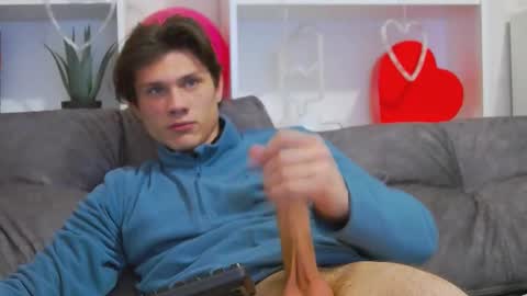 Snapshot of calvin_cay chatting on 02/14/25, 08:05 Calvin online show from 02/14/25, 08:05