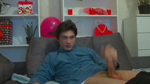 Snapshot of calvin_cay chatting on 02/15/25, 05:19 Calvin online show from 02/15/25, 05:19