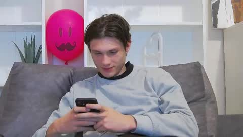 Snapshot of calvin_cay chatting on 02/20/25, 08:03 Calvin online show from 02/20/25, 08:03