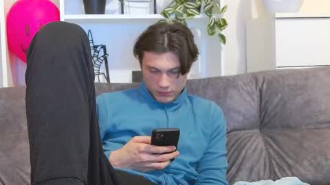 Snapshot of calvin_cay chatting on 02/23/25, 07:49 Calvin online show from 02/23/25, 07:49