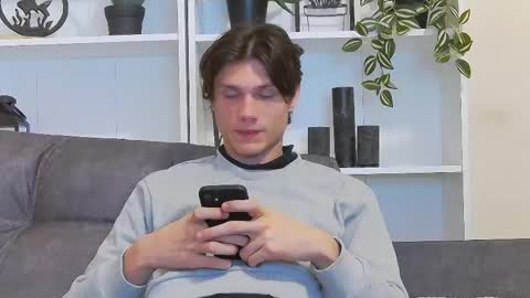 Snapshot of calvin_cay chatting on 02/27/25, 07:47 Calvin online show from 02/27/25, 07:47