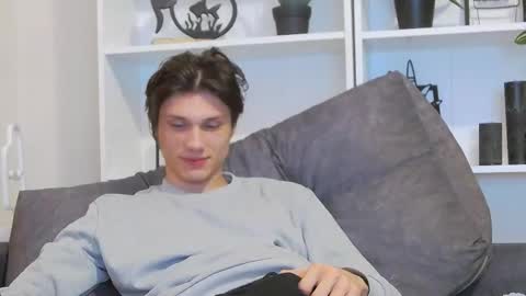 Snapshot of calvin_cay chatting on 02/28/25, 08:18 Calvin online show from 02/28/25, 08:18