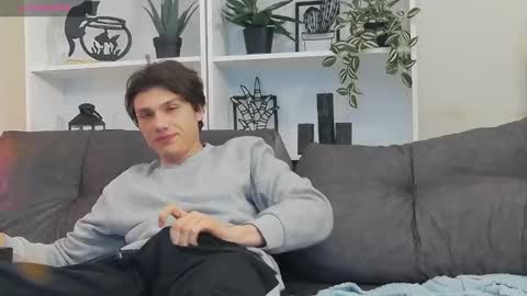 Snapshot of calvin_cay chatting on 03/07/25, 12:04 Calvin online show from 03/07/25, 12:04