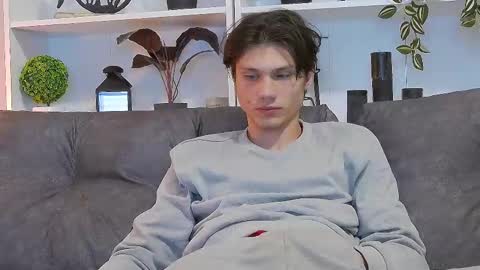 Snapshot of calvin_cay chatting on 03/12/25, 12:31 Calvin online show from 03/12/25, 12:31