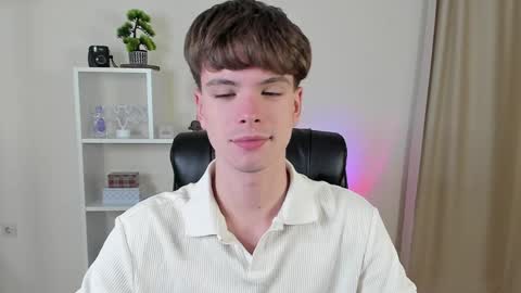 Hey I am Calvin  online show from 12/01/24, 07:03