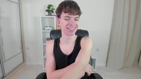 Hey I am Calvin  online show from 01/08/25, 07:03