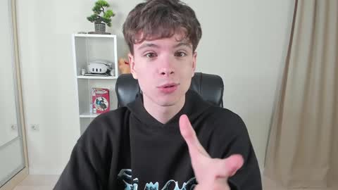 Hey I am Calvin  online show from 02/07/25, 07:06