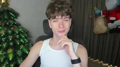 Snapshot of calvin_loves_you chatting on 01/05/26, 05:27 Hey I am Calvin online show from 01/05/26, 05:27