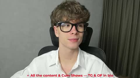 Snapshot of calvin_loves_you chatting on 02/11/26, 05:18 Hey I am Calvin online show from 02/11/26, 05:18