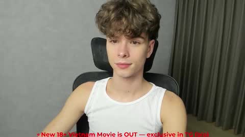 Snapshot of calvin_loves_you chatting on 02/14/26, 05:10 Hey I am Calvin online show from 02/14/26, 05:10