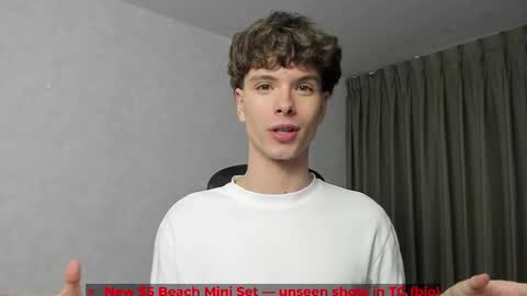 Snapshot of calvin_loves_you chatting on 02/24/26, 05:22 Hey I am Calvin online show from 02/24/26, 05:22