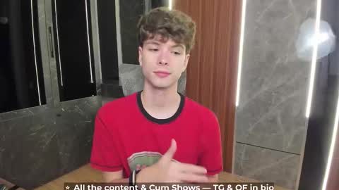 Snapshot of calvin_loves_you chatting on 03/29/26, 05:24 Hey I am Calvin online show from 03/29/26, 05:24