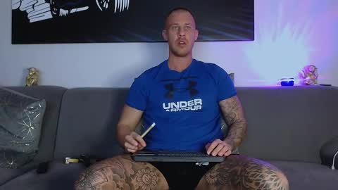 Calvin  online show from 01/08/25, 08:39