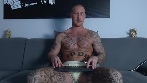 Calvin  online show from 02/03/25, 05:24