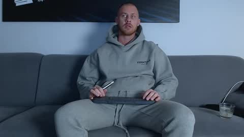 Calvin  online show from 02/20/25, 07:19