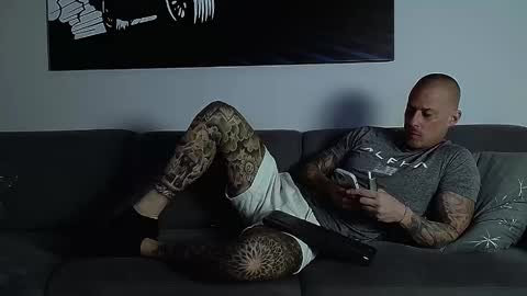 Calvin  online show from 10/28/25, 07:16