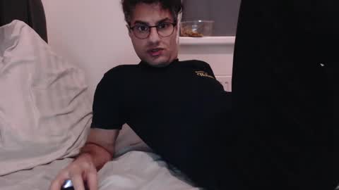 Snapshot of calvinjohnlad chatting on 12/17/24, 03:17 Calvinjohnlad online show from 12/17/24, 03:17