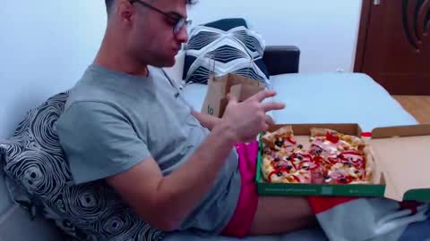 Snapshot of calvinjohnlad chatting on 01/02/25, 05:29 Calvinjohnlad online show from 01/02/25, 05:29