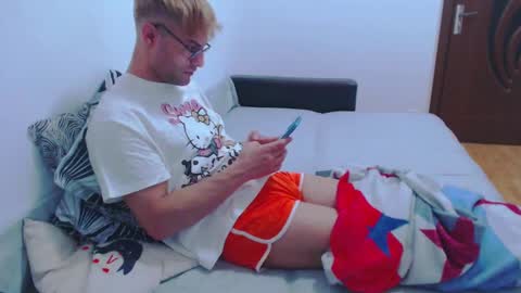 Snapshot of calvinjohnlad chatting on 01/12/25, 10:33 Calvinjohnlad online show from 01/12/25, 10:33