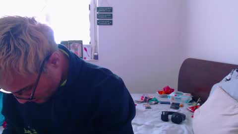 Snapshot of calvinjohnlad chatting on 02/18/25, 07:54 Calvinjohnlad online show from 02/18/25, 07:54