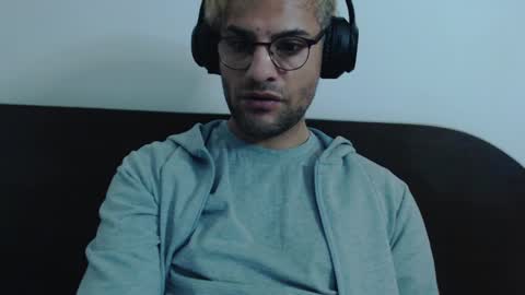 Snapshot of calvinjohnlad chatting on 02/20/25, 12:41 Calvinjohnlad online show from 02/20/25, 12:41