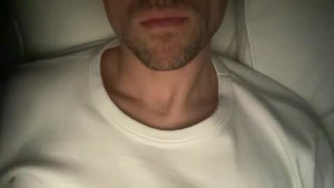 Snapshot of calvinzz chatting on 11/22/25, 08:30 calvinzz online show from 11/22/25, 08:30