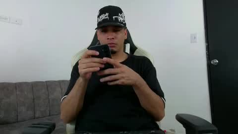 Snapshot of cam_xman chatting on 04/13/26, 01:38 cam_xman online show from 04/13/26, 01:38