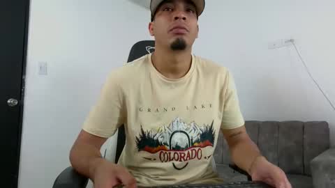Snapshot of cam_xman chatting on 04/17/26, 12:52 cam_xman online show from 04/17/26, 12:52
