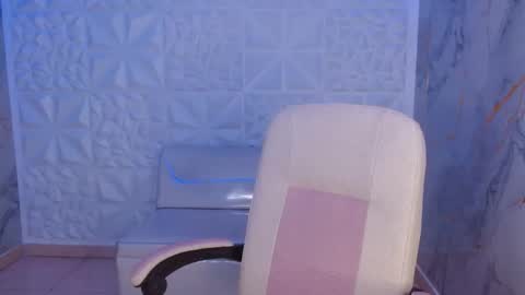 Snapshot of cam_xman chatting on 04/20/26, 01:14 cam_xman online show from 04/20/26, 01:14