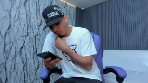 Snapshot of cam_xman chatting on 04/22/26, 12:39 cam_xman online show from 04/22/26, 12:39