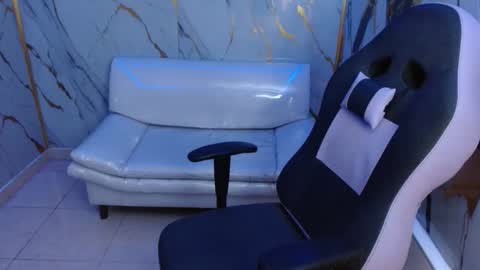Snapshot of cam_xman chatting on 05/13/26, 07:00 cam_xman online show from 05/13/26, 07:00