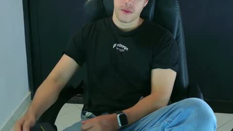 camara110 online show from 01/30/25, 02:16