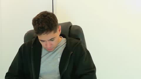 camara110 online show from 11/11/25, 02:55