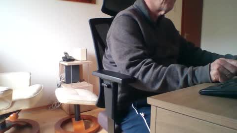 Snapshot of camcologne chatting on 02/03/26, 09:58 camcologne online show from 02/03/26, 09:58