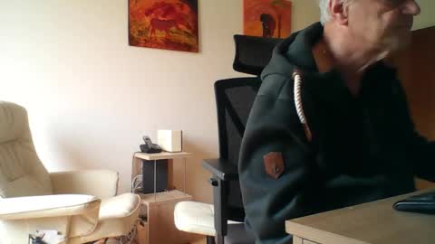 Snapshot of camcologne chatting on 03/13/26, 08:54 camcologne online show from 03/13/26, 08:54