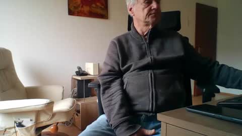 Snapshot of camcologne chatting on 03/17/26, 10:29 camcologne online show from 03/17/26, 10:29