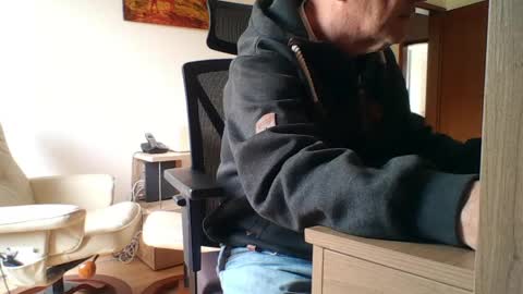 Snapshot of camcologne chatting on 03/24/26, 10:09 camcologne online show from 03/24/26, 10:09