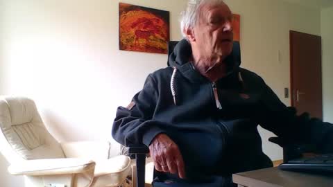 Snapshot of camcologne chatting on 03/27/26, 10:26 camcologne online show from 03/27/26, 10:26