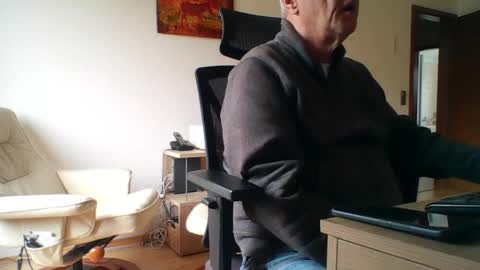 Snapshot of camcologne chatting on 04/02/26, 12:36 camcologne online show from 04/02/26, 12:36