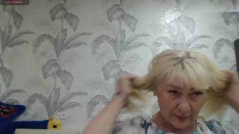 CamDiva1 online show from 06/26/26, 02:38